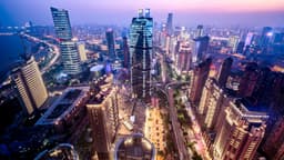 Will the highest temperature in Wuhan be 25°C on April 27?