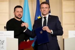 France sends military trainers to Ukraine before July?
