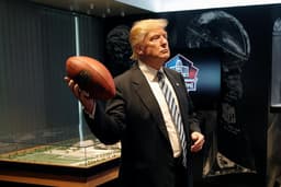 Will Donald Trump be shown 0-2 times at the Super Bowl?