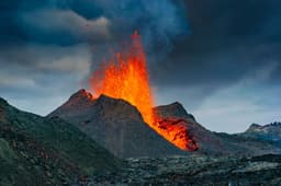 Iceland volcanic eruption by Dec 31?