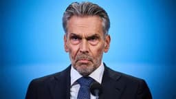 Will the Netherlands government fall before Summer Recess?