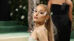 Will Ariana Grande say "Merry Christmas" on SNL on December 20?