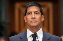 Will Trump say "Good afternoon" during Kevin Warsh's swearing-in ceremony?