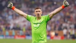 Where will Emiliano Martinez transfer?