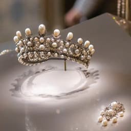 Will any of the stolen Louvre jewels be returned by October 31
