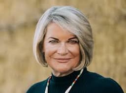 Will Cynthia Lummis attend Dick Cheney's funeral?