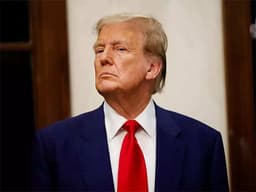 Will Donald Trump's tie be red on April 24, 2026?