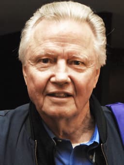 Will Jon Voight perform the star spangled banner at Trump's inauguration?