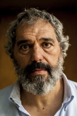Will Manuel João Vieira qualify for the second round of the 2026 Portugal presidential election?