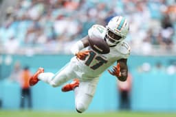 Will the Giants trade for Jaylen Waddle?