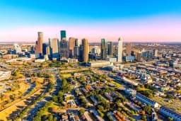 Will the highest temperature in Houston be between 76-77°F on May 9?