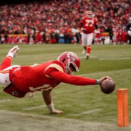 Will Kareem Hunt score a touchdown?