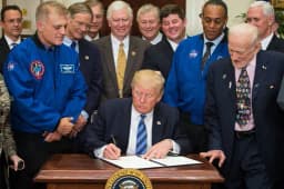 Will Trump say "NASA" 5+ times during astronaut greeting?