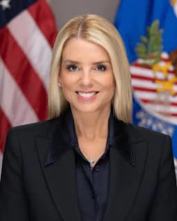Will Donald Trump publicly insult Pam Bondi by April 30, 2026?