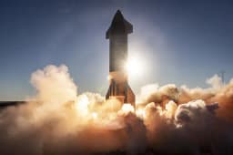 Will SpaceX's Starship successfully reach outer space by March 31, 2023?