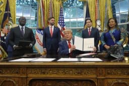 Will Trump say "Ukraine" during Rwanda and Congo events on December 4?