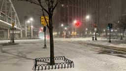 Will Seattle have between 2.5 and 3 inches of precipitation in May?
