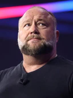 Will Donald Trump publicly insult Alex Jones by April 30, 2026?