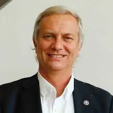 Will José Antonio Kast win between 20% and 24% of votes in the first round?