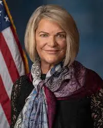 Will Cynthia Lummis vote to confirm Tulsi Gabbard Jr. as Director of National Intelligence?