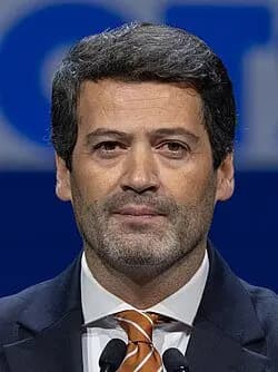 Will André Ventura win between 18% and 20% of votes in the first round?
