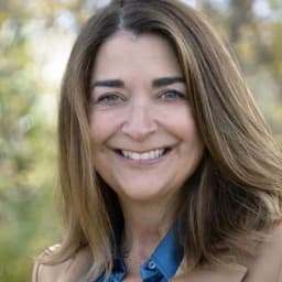 Will Joan VonDras be the MO-02 Democratic nominee?