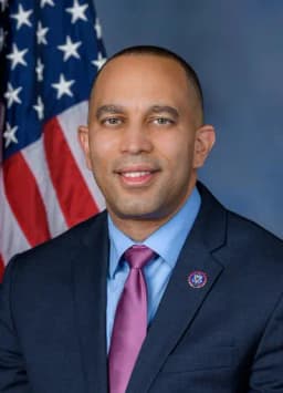 Will Donald Trump publicly insult Hakeem Jeffries by July 31, 2026?