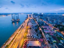 Will the highest temperature in Lagos be 33°C on April 17?