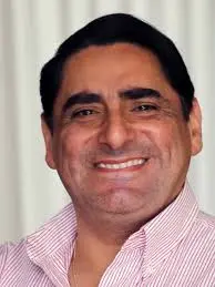 Will Carlos Álvarez finish in second place in the first round of the 2026 Peruvian presidential election?