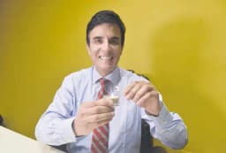 Will Carlos Espá finish in fourth place in the first round of the 2026 Peruvian presidential election?